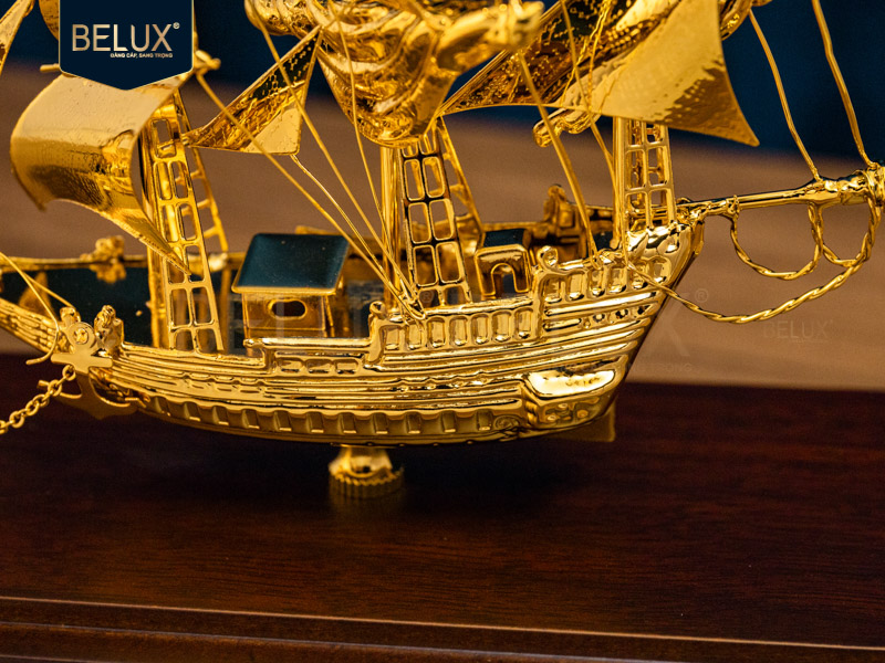 Mô hình thuyền buồm mạ vàng 24k  21×10,5x17cm M1